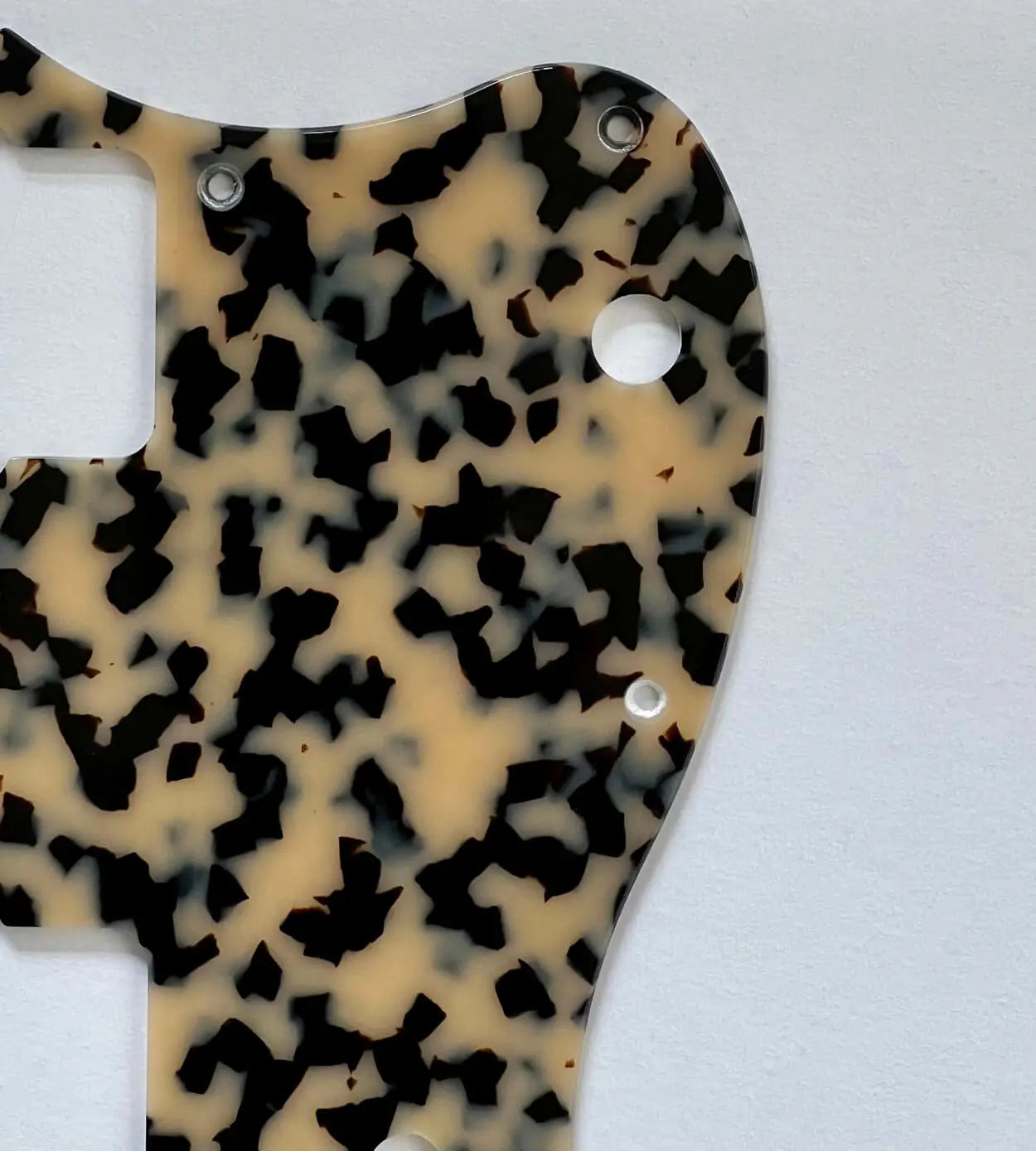 Tortoise pickguard Black & white
